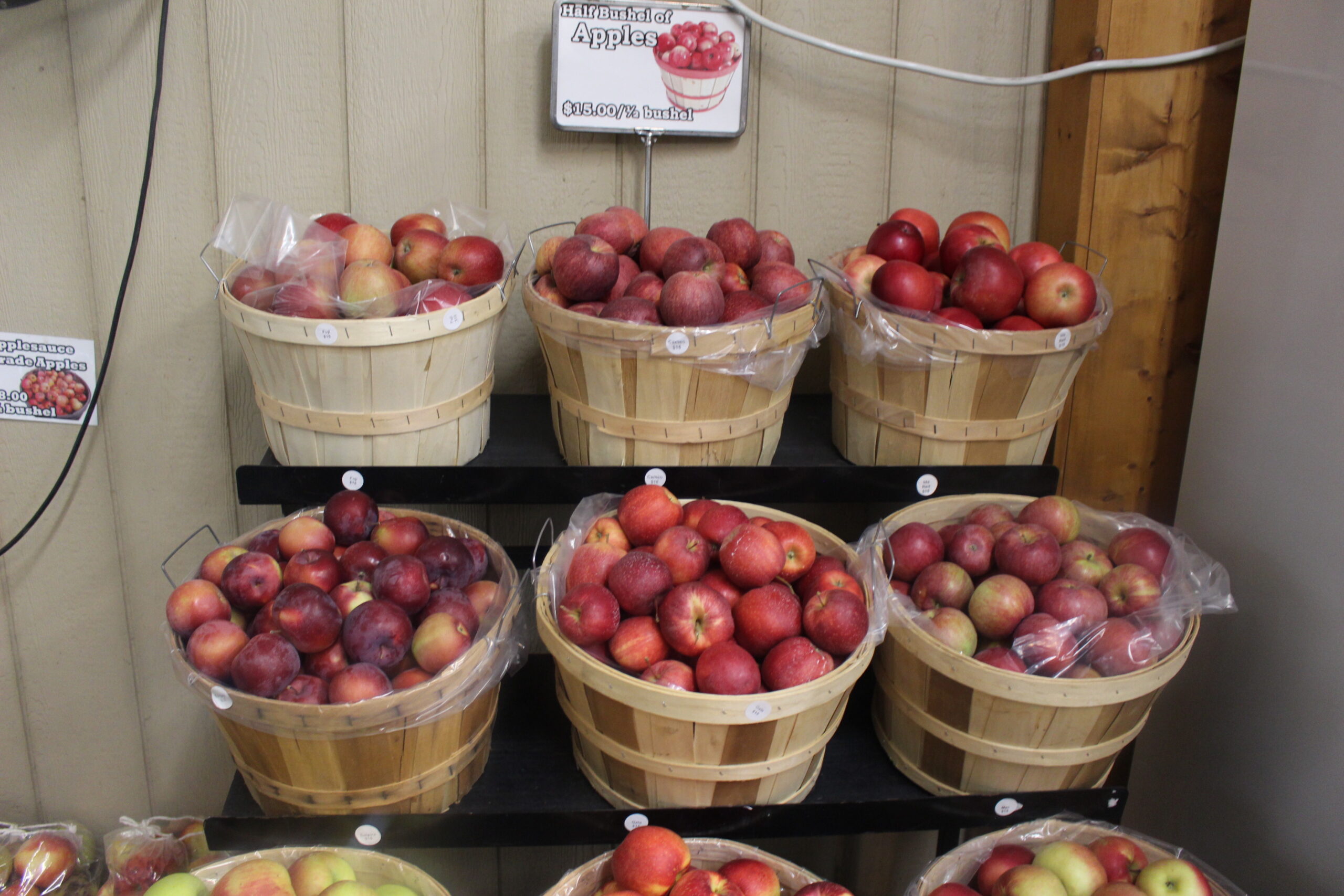 Farm-market-apples
