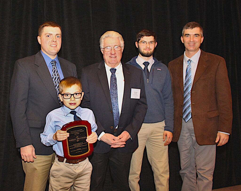 Michigan growers honor Horkeys, DeKryger