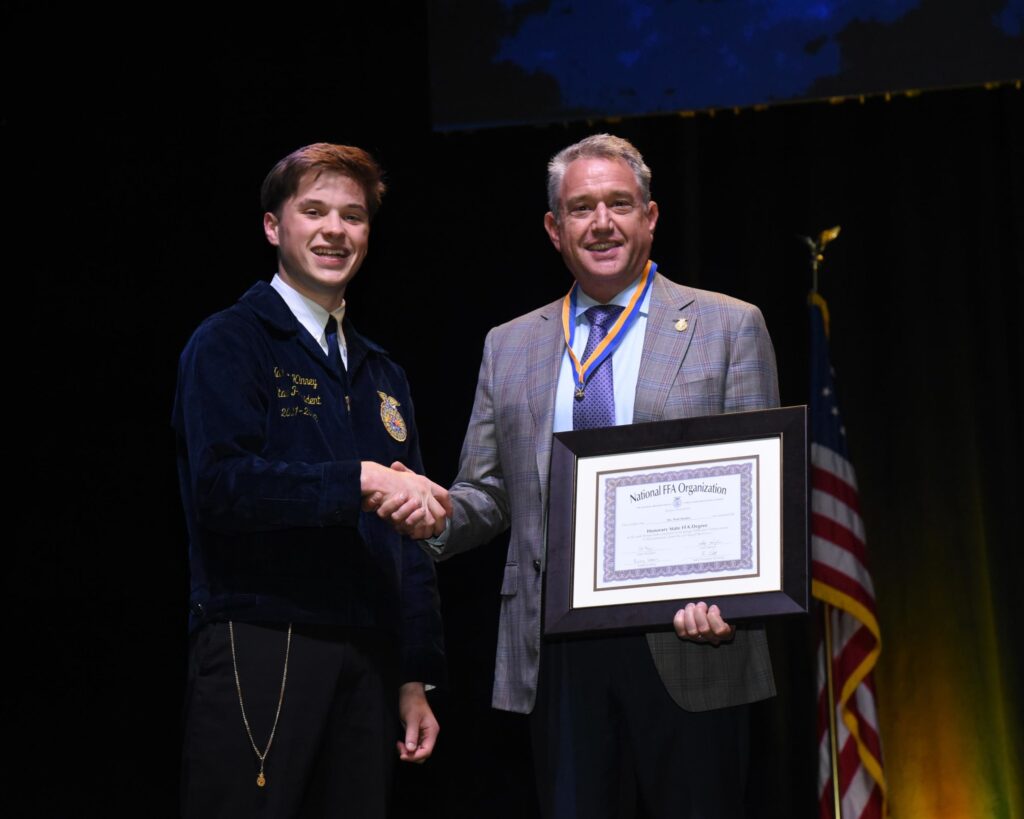 Vidalia grower Dasher recognized for support of ag education